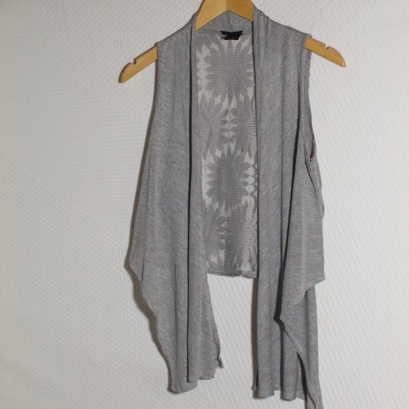 Rue 21 Size M Grey Sleeveless Cardigan See Through Sunflower Lace - Picture 1 of 3